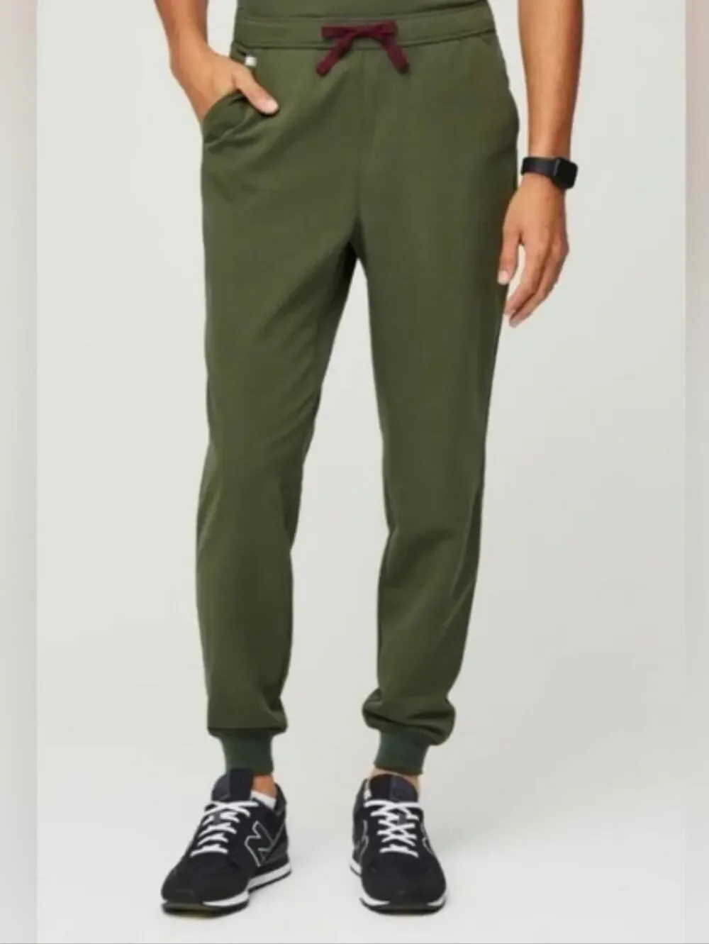 Figs Men’s Tansen Jogger Scrub Pants Dark Olive Size XL Tall